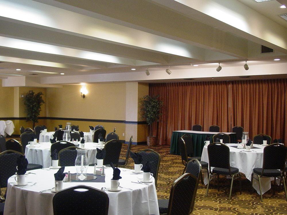 Clarion Hotel & Conference Center 콜로라도스프링스 외부 사진