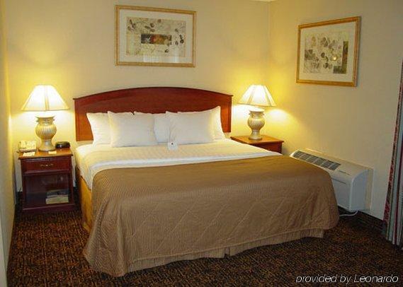 Clarion Hotel & Conference Center 콜로라도스프링스 객실 사진