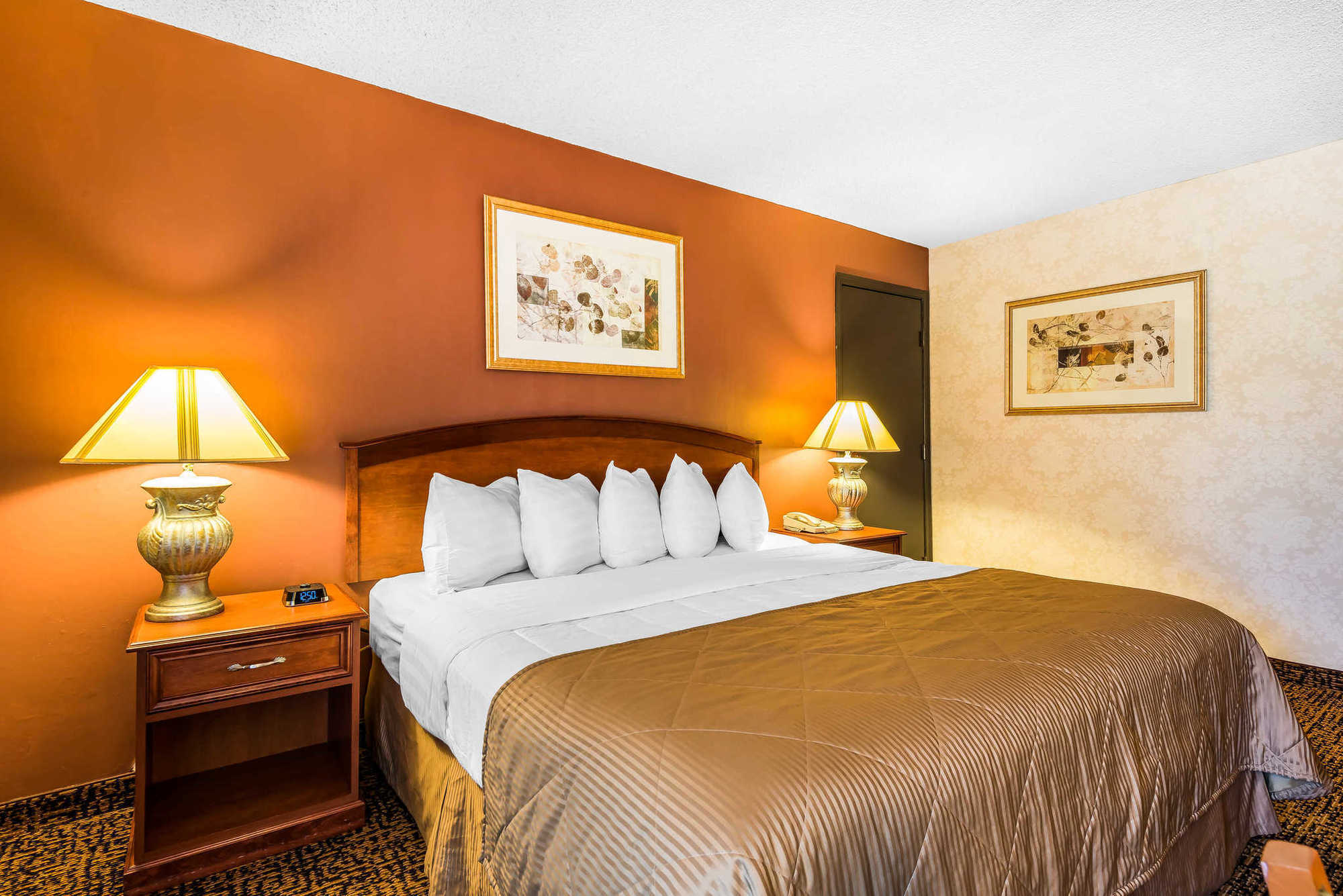 Clarion Hotel & Conference Center 콜로라도스프링스 객실 사진