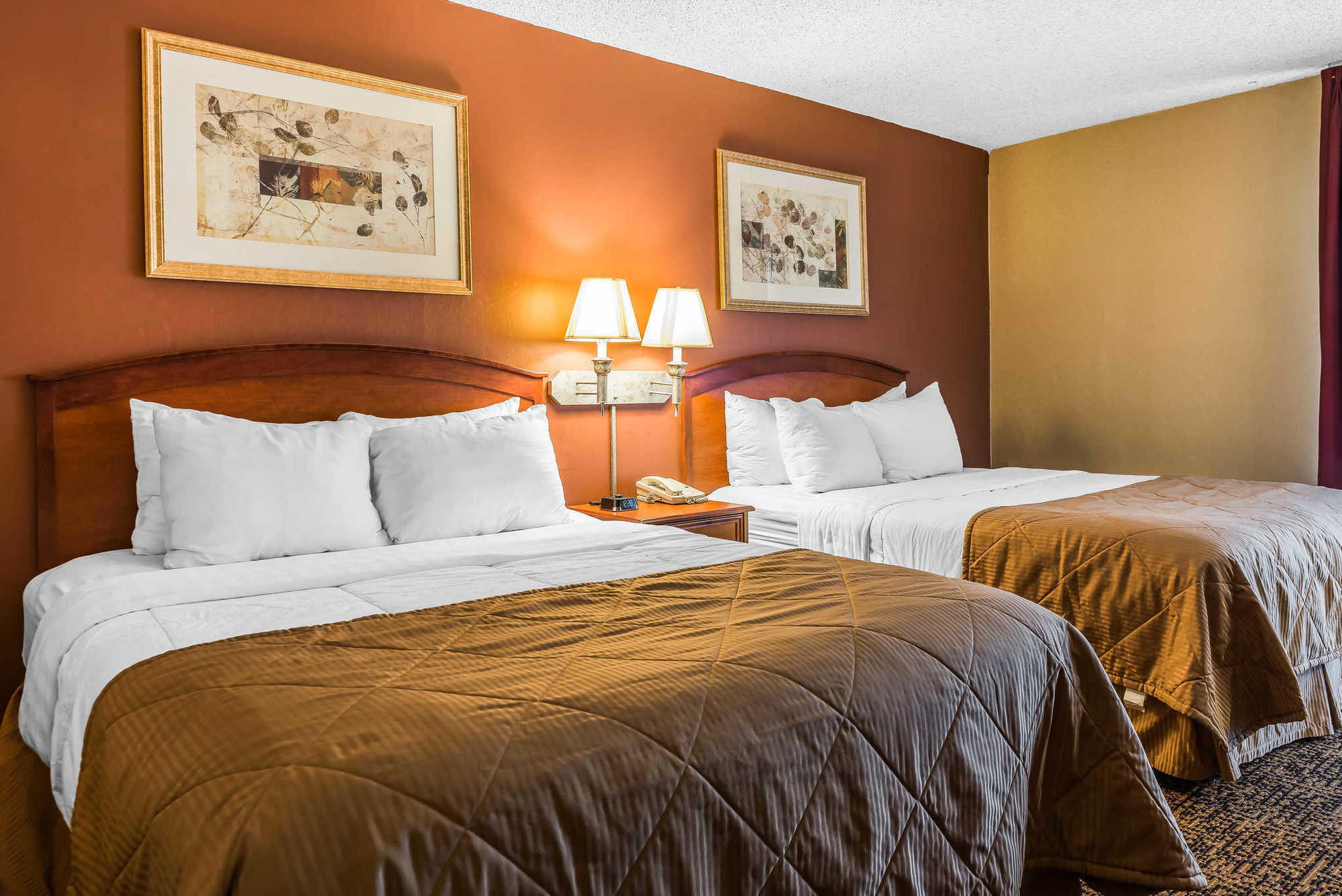 Clarion Hotel & Conference Center 콜로라도스프링스 객실 사진