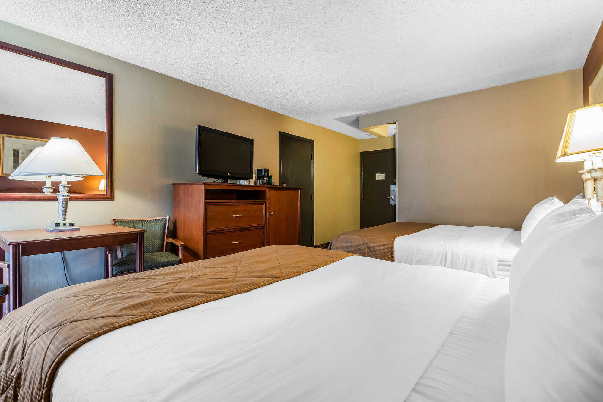 Clarion Hotel & Conference Center 콜로라도스프링스 객실 사진