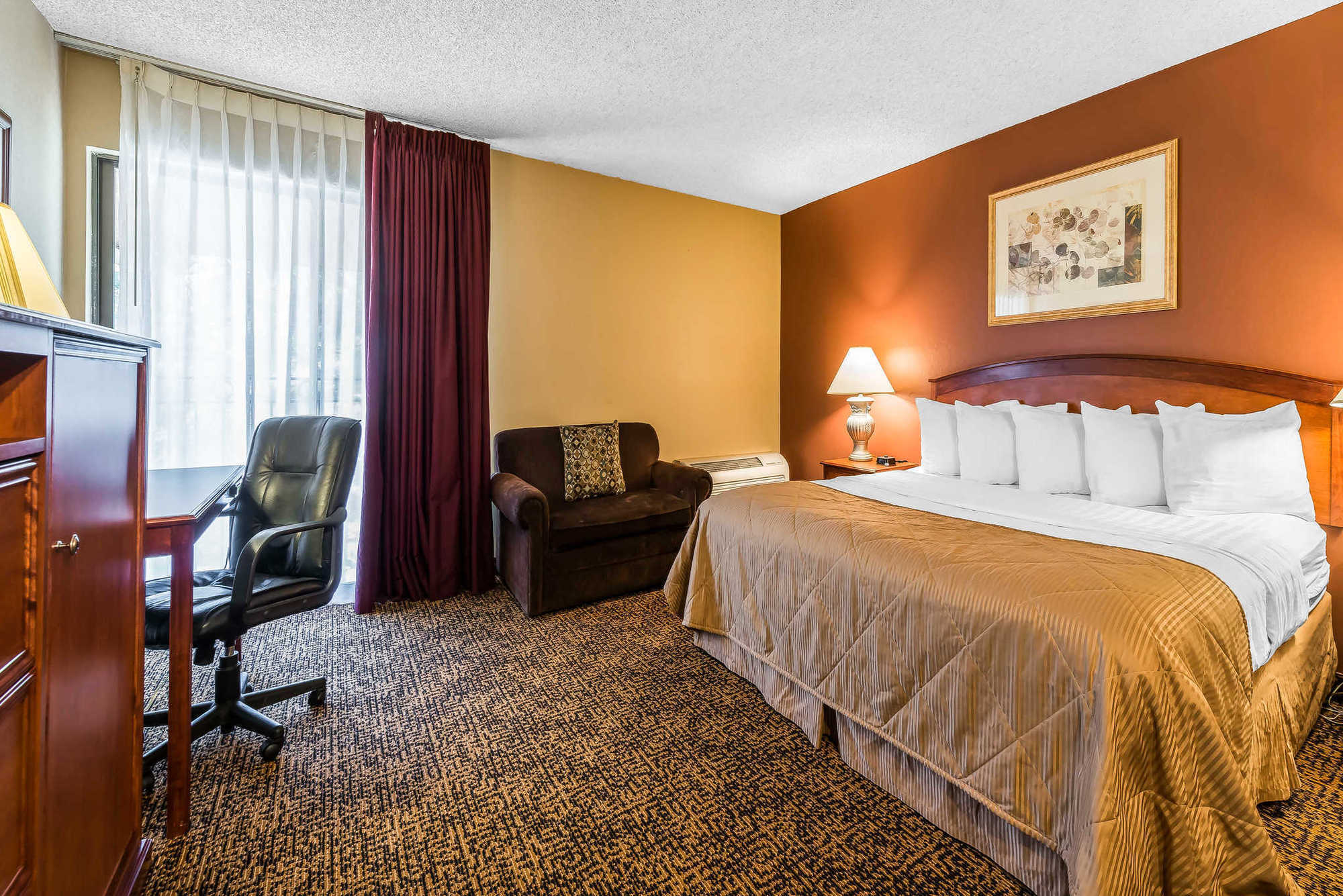 Clarion Hotel & Conference Center 콜로라도스프링스 객실 사진
