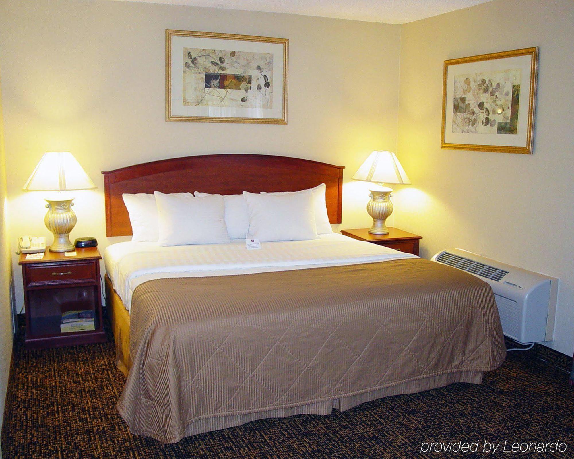 Clarion Hotel & Conference Center 콜로라도스프링스 객실 사진