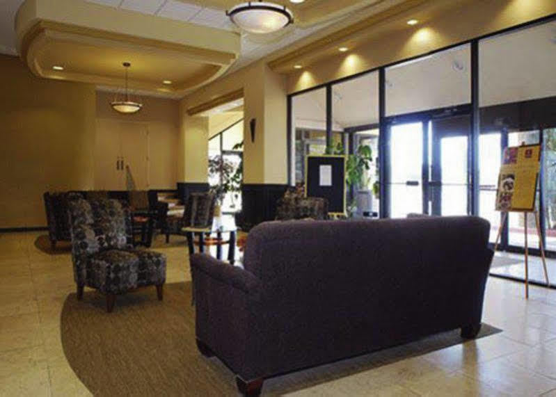 Clarion Hotel & Conference Center 콜로라도스프링스 외부 사진